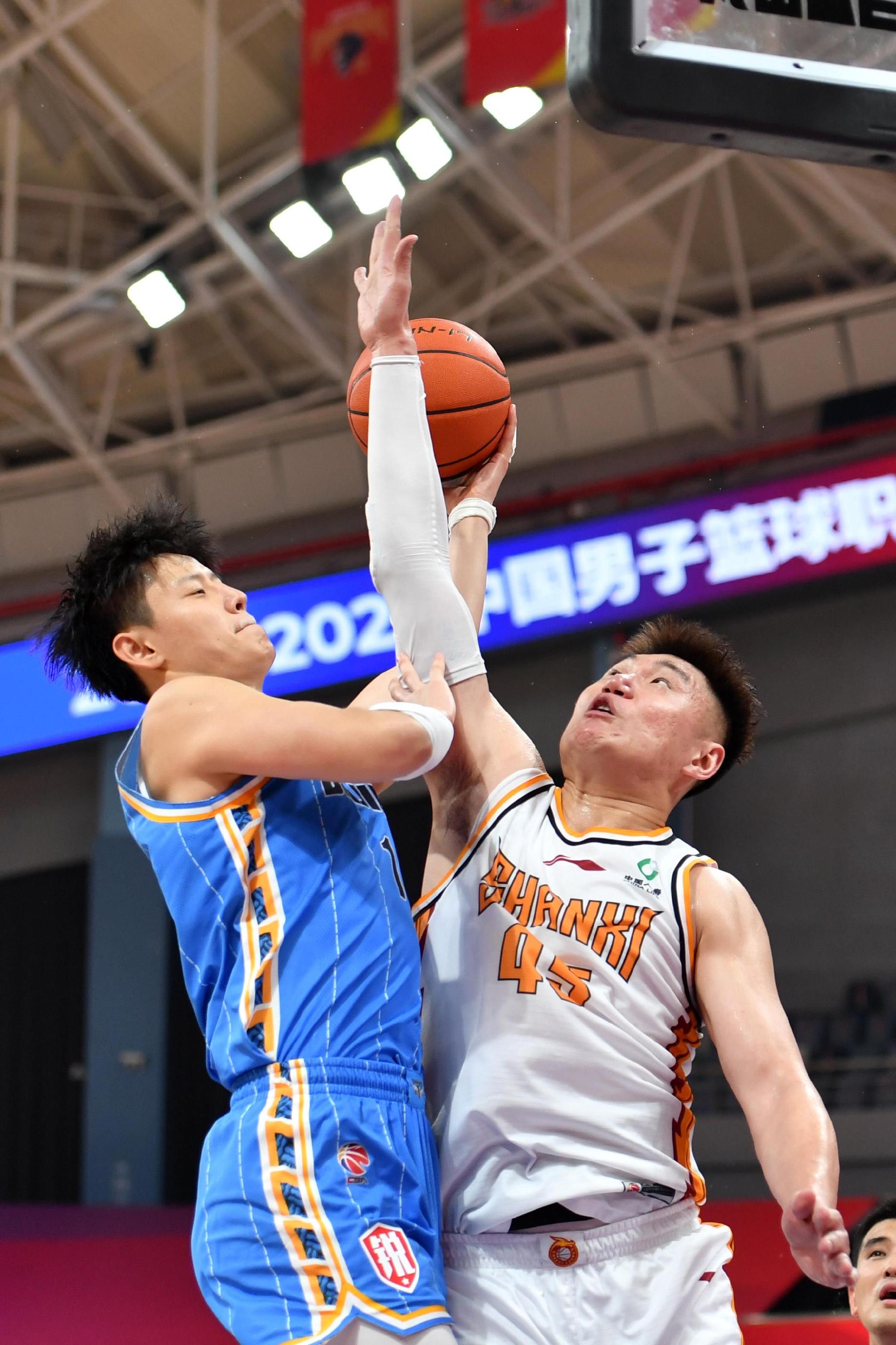 赛后体能课后；北京首钢完成体检备战CBA常规赛；管理层满意；医务组通报恢复的简单介绍