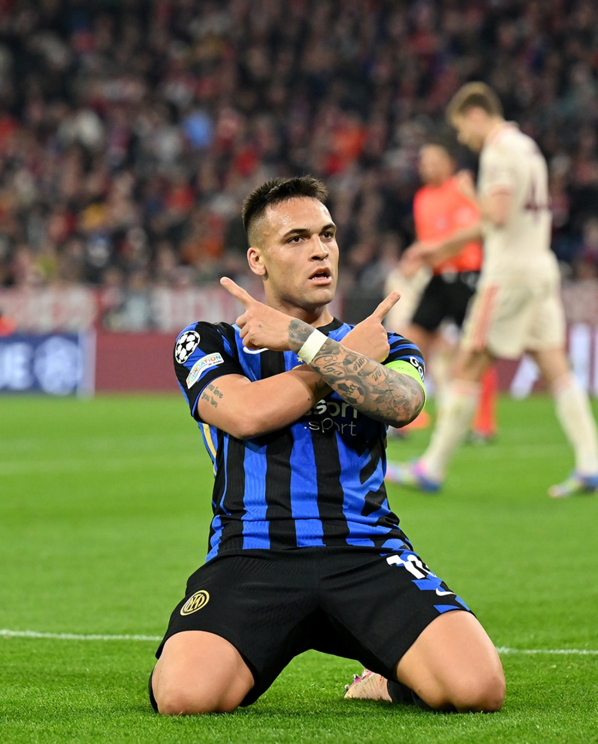 虎扑包含重磅！清晨拜仁慕尼黑备战意甲广州队防线松动备战荷甲，今晚远射贴柱的词条